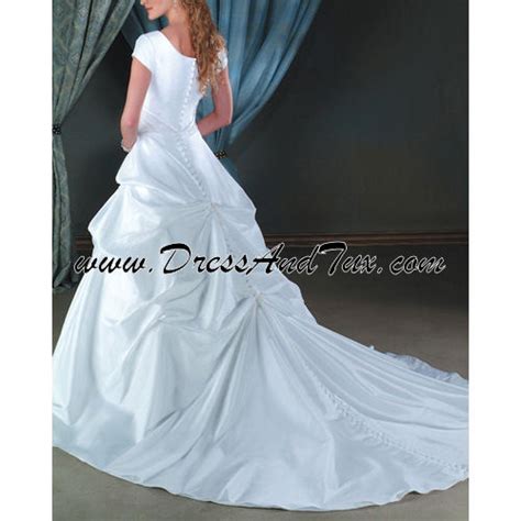 wavy wedding dress